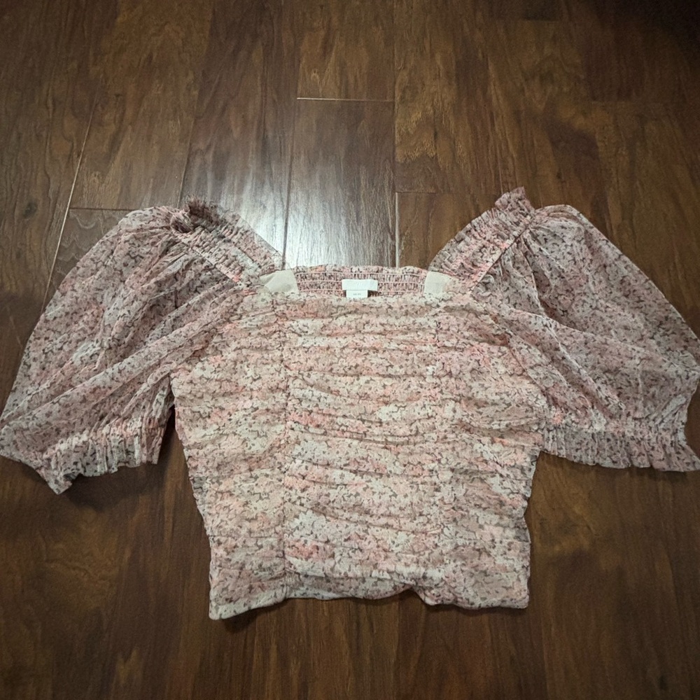 H&M White and Pink Puff Sleeve Ruched Crop Blouse